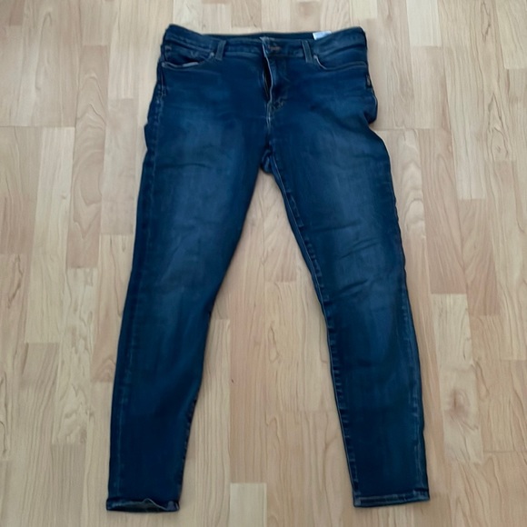 Silver Jeans Denim - Silver Jeans. Bleecker Skinny . 32/29
